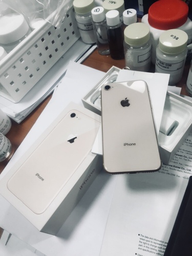 iPhone 8 gold